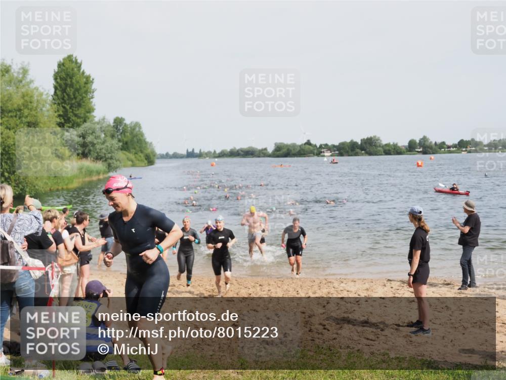 21.06.2025 - 27. Vierlanden-Triathlon MichiJ http://msf.ph/oto/8015223 15.06.2026 10:16:26 Schwimmen 477, 487, 491, 494, 499, 523, 526, 549, 574, 614, 634 meine-sportfotos.de