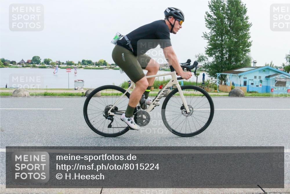 21.06.2025 - 27. Vierlanden-Triathlon H.Heesch http://msf.ph/oto/8015224 15.06.2025 11:52:54 Radfahren 703, 791 meine-sportfotos.de