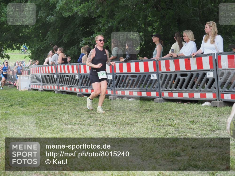 21.06.2025 - 27. Vierlanden-Triathlon KatJ http://msf.ph/oto/8015240 15.06.2025 13:13:16 Ziel 677, 723, 761 meine-sportfotos.de
