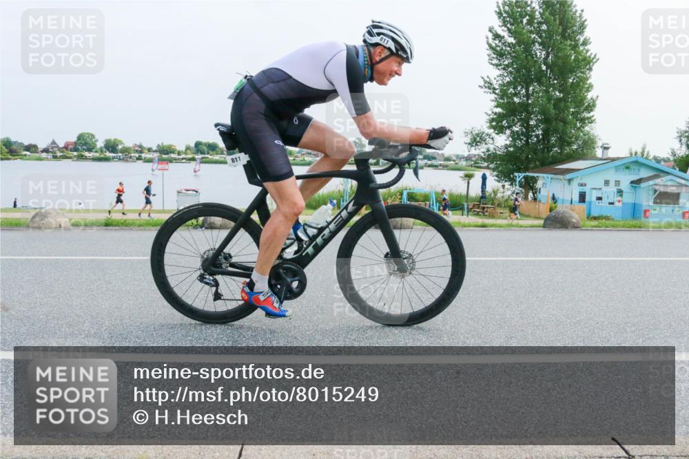 21.06.2025 - 27. Vierlanden-Triathlon H.Heesch http://msf.ph/oto/8015249 15.06.2025 11:53:06 Radfahren 801, 811 meine-sportfotos.de
