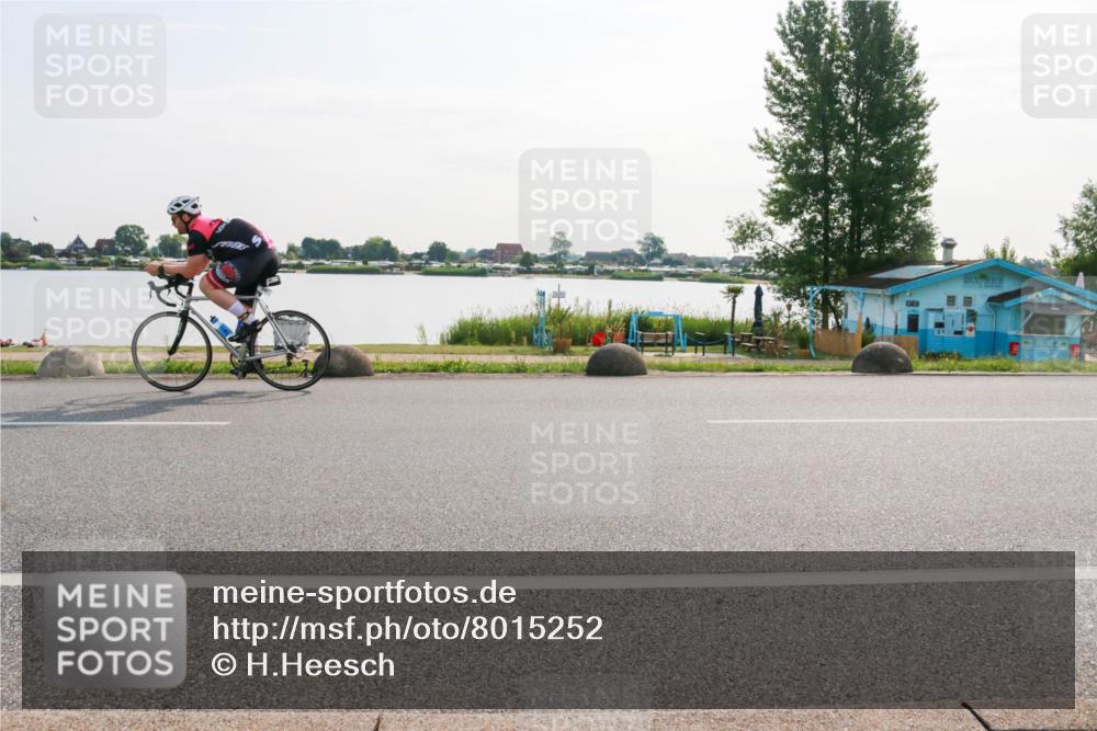 15.06.2025 - 27. Vierlanden-Triathlon H.Heesch http://msf.ph/oto/8015252 15.06.2025 09:06:37 Radfahren 241 meine-sportfotos.de