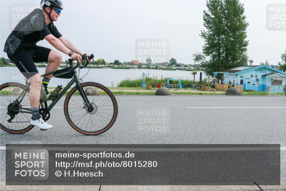 21.06.2025 - 27. Vierlanden-Triathlon H.Heesch http://msf.ph/oto/8015280 15.06.2025 11:53:12 Radfahren 687, 787, 921, 934 meine-sportfotos.de