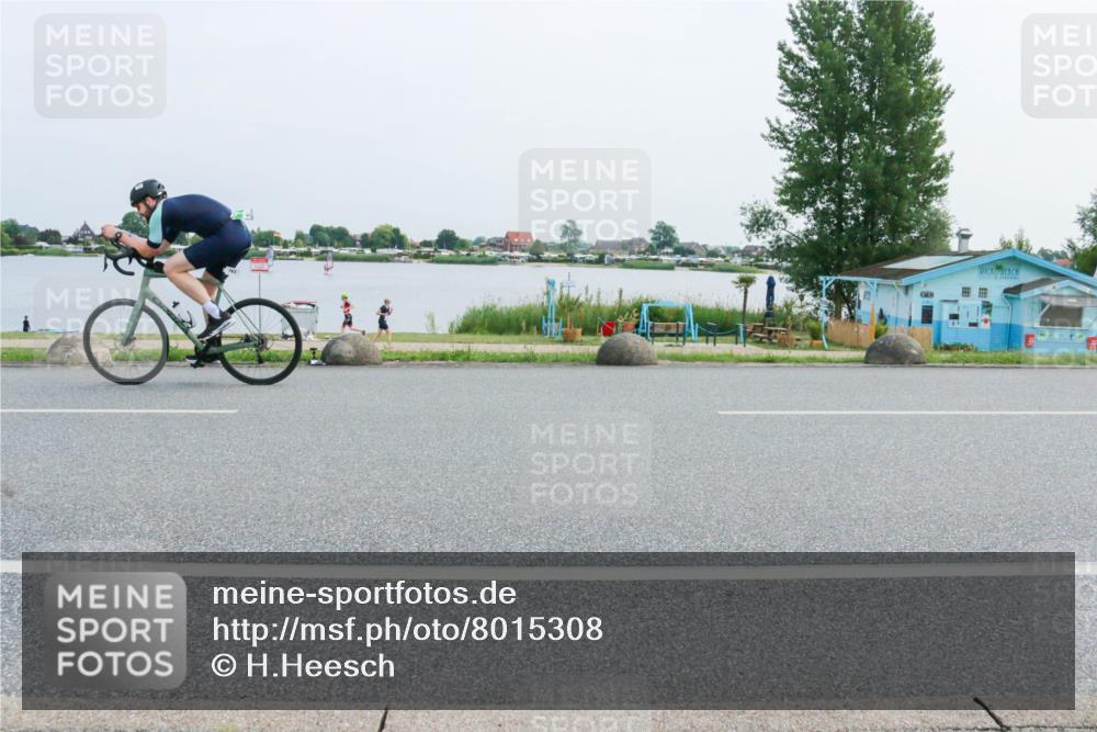 21.06.2025 - 27. Vierlanden-Triathlon H.Heesch http://msf.ph/oto/8015308 15.06.2025 11:53:27 Radfahren 763 meine-sportfotos.de