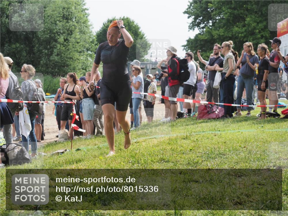 15.06.2025 - 27. Vierlanden-Triathlon KatJ http://msf.ph/oto/8015336 15.06.2025 10:15:31 Schwimmen 508, 511, 542, 554, 579, 613, 620, 631 meine-sportfotos.de