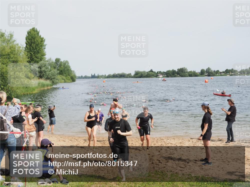 21.06.2025 - 27. Vierlanden-Triathlon MichiJ http://msf.ph/oto/8015347 15.06.2026 10:16:28 Schwimmen 477, 487, 491, 494, 499, 523, 526, 549, 574, 614, 634 meine-sportfotos.de