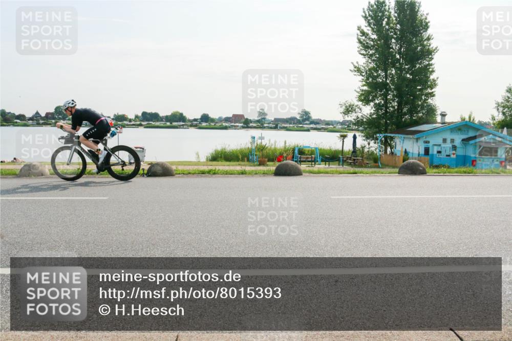 15.06.2025 - 27. Vierlanden-Triathlon H.Heesch http://msf.ph/oto/8015393 15.06.2025 09:08:41 Radfahren 10, 17 meine-sportfotos.de