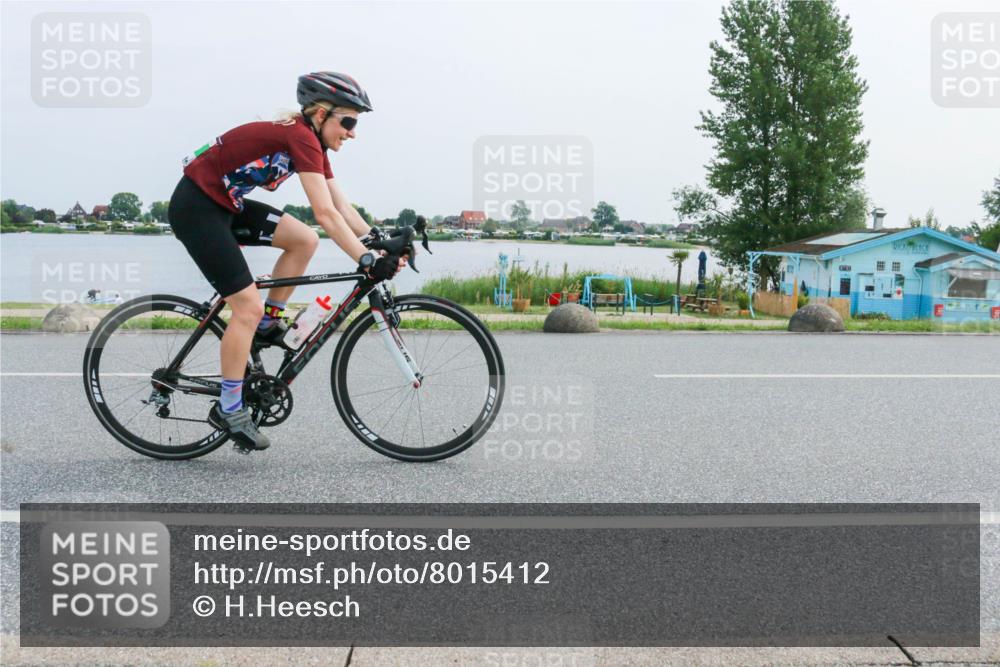21.06.2025 - 27. Vierlanden-Triathlon H.Heesch http://msf.ph/oto/8015412 15.06.2025 11:53:57 Radfahren 745, 754, 893, 966 meine-sportfotos.de