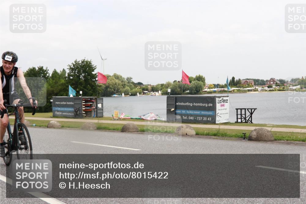 21.06.2025 - 27. Vierlanden-Triathlon H.Heesch http://msf.ph/oto/8015422 15.06.2025 12:03:22 Radfahren 849, 912 meine-sportfotos.de