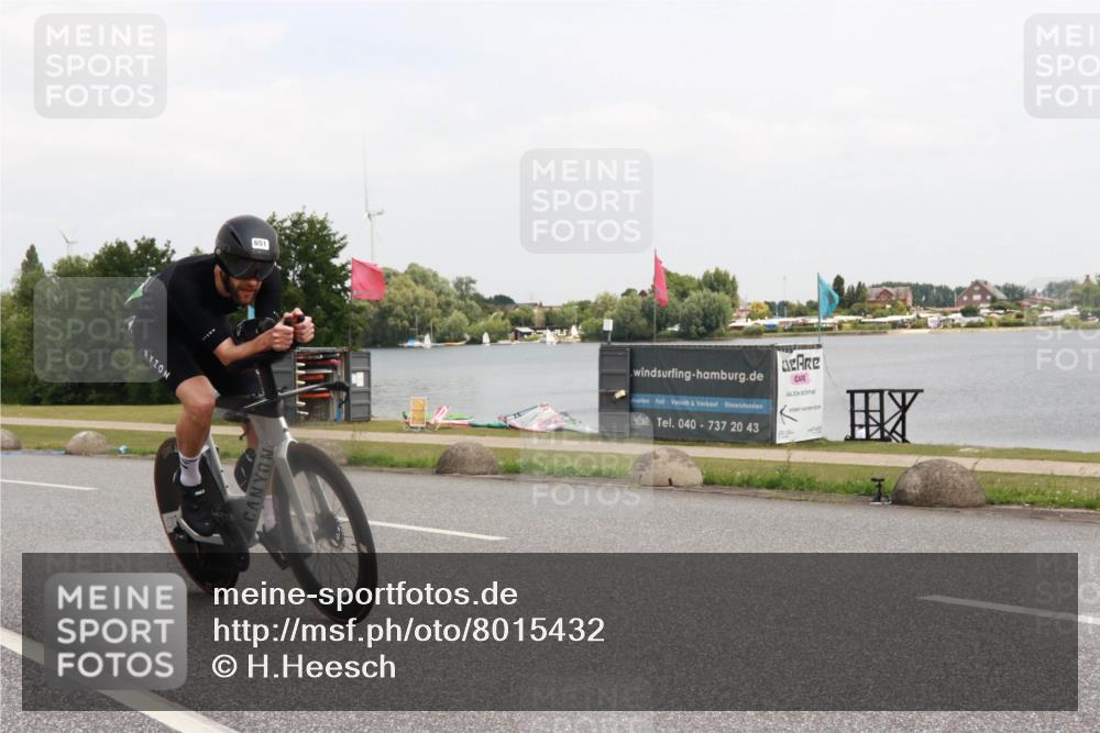 21.06.2025 - 27. Vierlanden-Triathlon H.Heesch http://msf.ph/oto/8015432 15.06.2025 12:03:25 Radfahren 651, 849 meine-sportfotos.de
