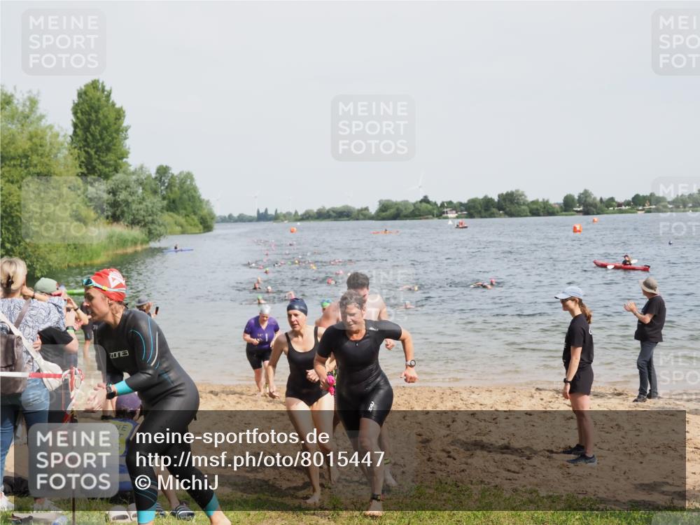 21.06.2025 - 27. Vierlanden-Triathlon MichiJ http://msf.ph/oto/8015447 15.06.2026 10:16:30 Schwimmen 477, 487, 491, 494, 499, 526, 549, 574, 614, 634 meine-sportfotos.de