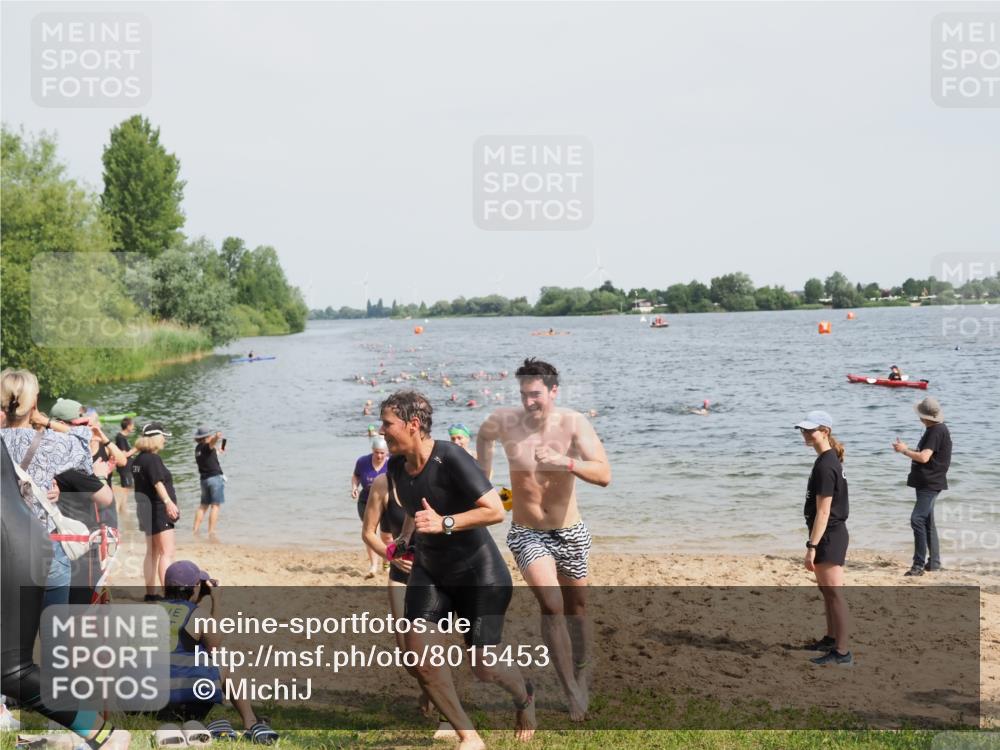 21.06.2025 - 27. Vierlanden-Triathlon MichiJ http://msf.ph/oto/8015453 15.06.2026 10:16:30 Schwimmen 477, 487, 491, 494, 499, 526, 549, 574, 614, 634 meine-sportfotos.de