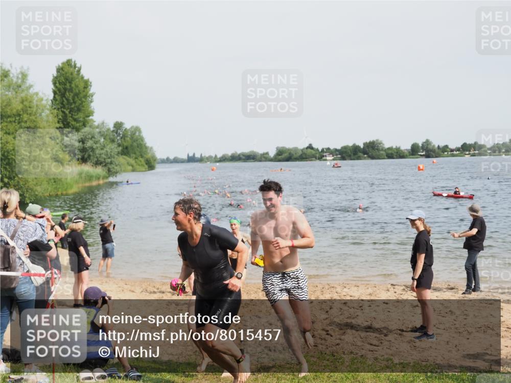 21.06.2025 - 27. Vierlanden-Triathlon MichiJ http://msf.ph/oto/8015457 15.06.2026 10:16:30 Schwimmen 477, 487, 491, 494, 499, 526, 549, 574, 614, 634 meine-sportfotos.de