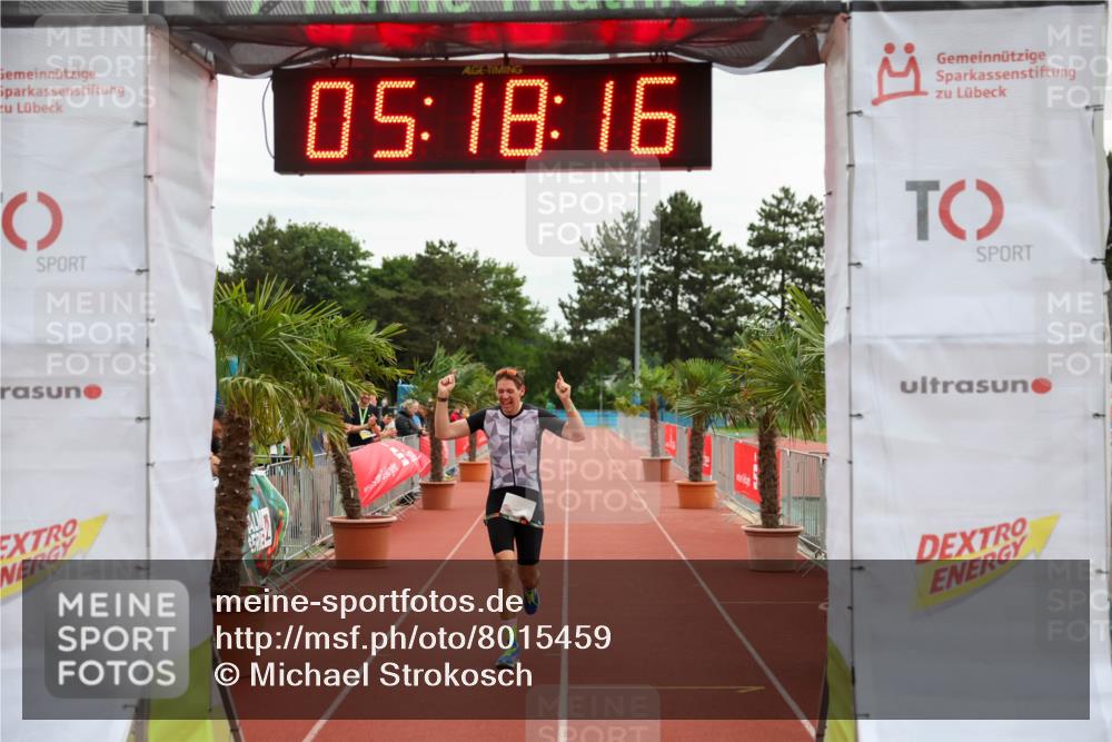 15.06.2025 - 7 Türme Triathlon Michael Strokosch http://msf.ph/oto/8015459 15.06.2025 15:18:16 Ziel 305 meine-sportfotos.de