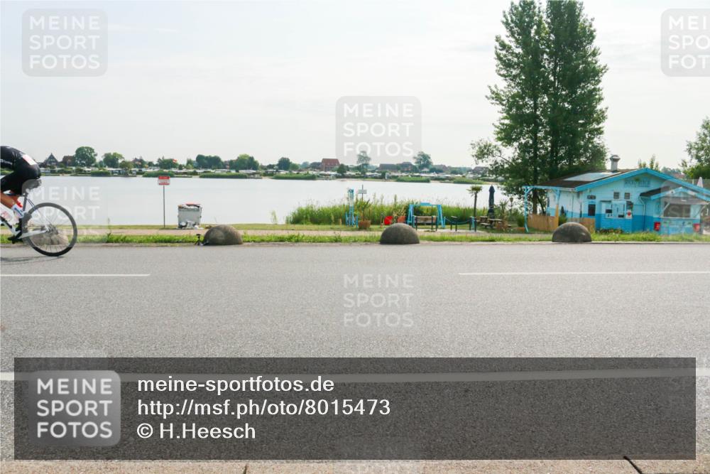 15.06.2025 - 27. Vierlanden-Triathlon H.Heesch http://msf.ph/oto/8015473 15.06.2025 09:09:08 Radfahren 242 meine-sportfotos.de