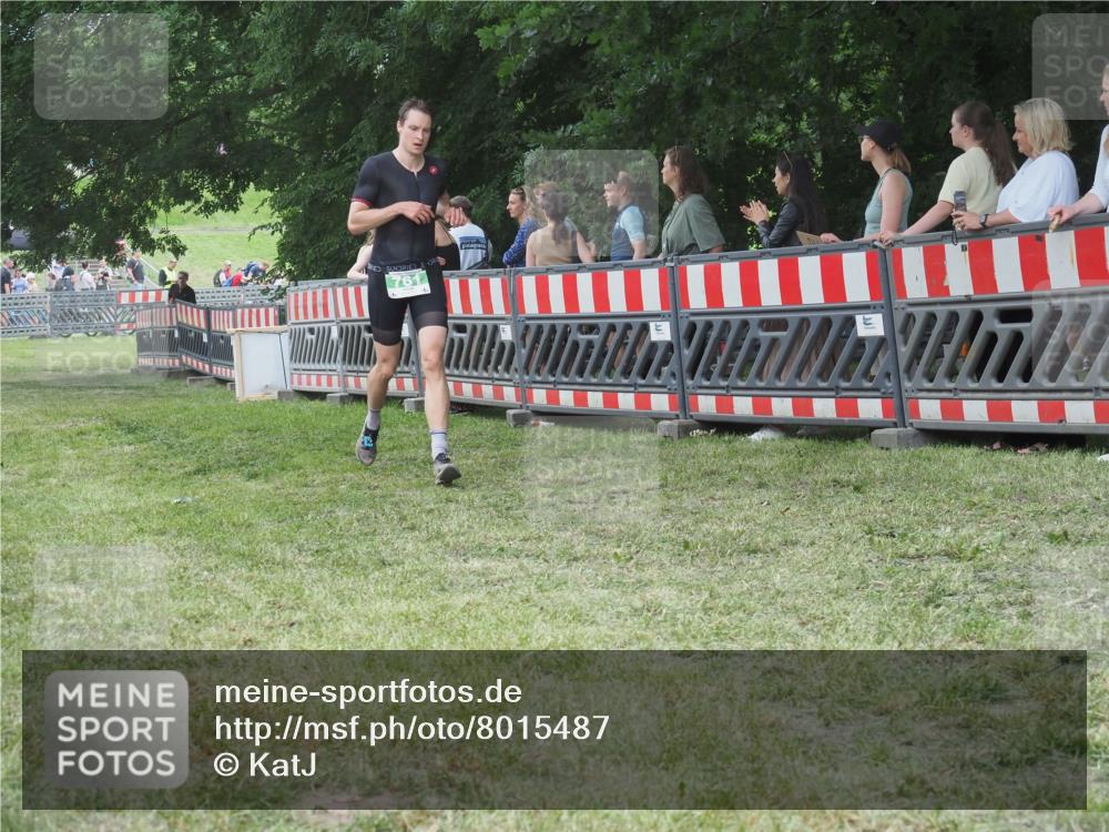 21.06.2025 - 27. Vierlanden-Triathlon KatJ http://msf.ph/oto/8015487 15.06.2025 13:13:23 Ziel 723, 761, 778 meine-sportfotos.de