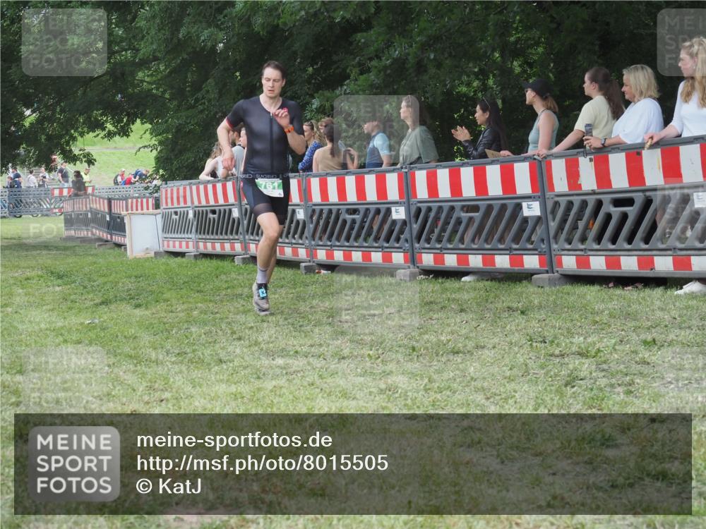 21.06.2025 - 27. Vierlanden-Triathlon KatJ http://msf.ph/oto/8015505 15.06.2025 13:13:23 Ziel 723, 761, 778 meine-sportfotos.de