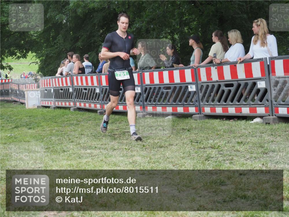21.06.2025 - 27. Vierlanden-Triathlon KatJ http://msf.ph/oto/8015511 15.06.2025 13:13:24 Ziel 723, 761, 778 meine-sportfotos.de
