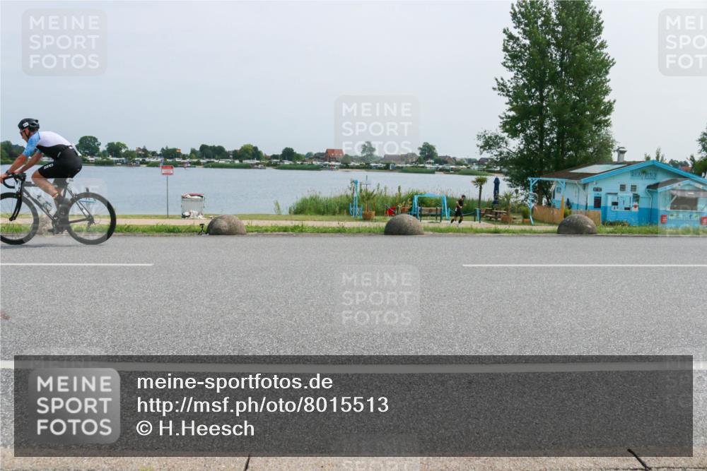 21.06.2025 - 27. Vierlanden-Triathlon H.Heesch http://msf.ph/oto/8015513 15.06.2025 11:54:23 Radfahren 726, 753, 816 meine-sportfotos.de
