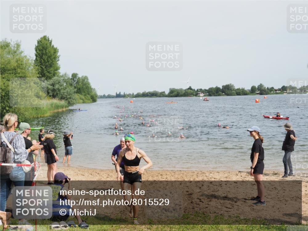 21.06.2025 - 27. Vierlanden-Triathlon MichiJ http://msf.ph/oto/8015529 15.06.2026 10:16:32 Schwimmen 487, 491, 499, 526, 549, 574, 614, 634 meine-sportfotos.de