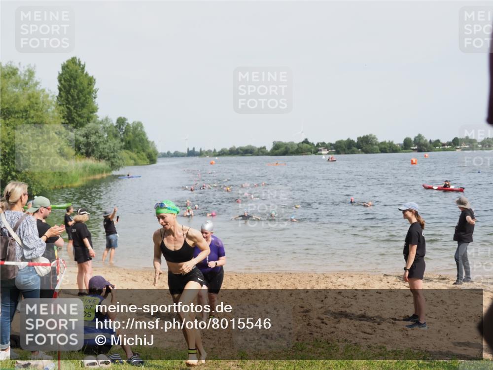 21.06.2025 - 27. Vierlanden-Triathlon MichiJ http://msf.ph/oto/8015546 15.06.2026 10:16:32 Schwimmen 487, 491, 499, 526, 549, 574, 614, 634 meine-sportfotos.de