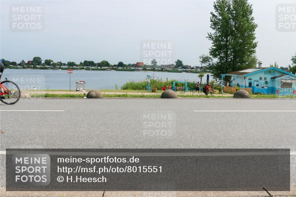 21.06.2025 - 27. Vierlanden-Triathlon H.Heesch http://msf.ph/oto/8015551 15.06.2025 11:54:43 Radfahren 968 meine-sportfotos.de