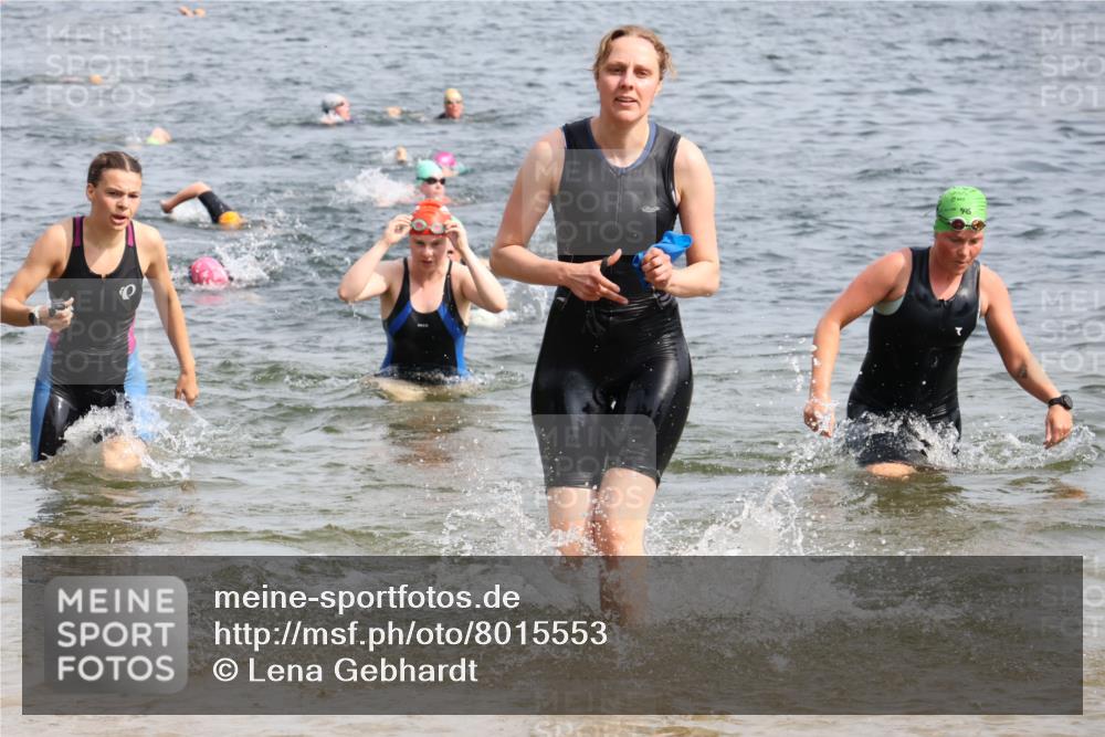 15.06.2025 - 27. Vierlanden-Triathlon Lena Gebhardt http://msf.ph/oto/8015553 15.06.2025 10:15:04 Schwimmen 480, 521, 525, 528, 555, 570, 587, 592, 597, 605, 635 meine-sportfotos.de