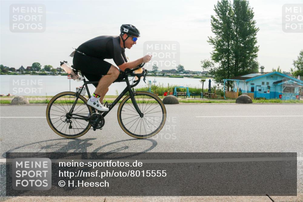 15.06.2025 - 27. Vierlanden-Triathlon H.Heesch http://msf.ph/oto/8015555 15.06.2025 09:09:39 Radfahren 30, 196 meine-sportfotos.de