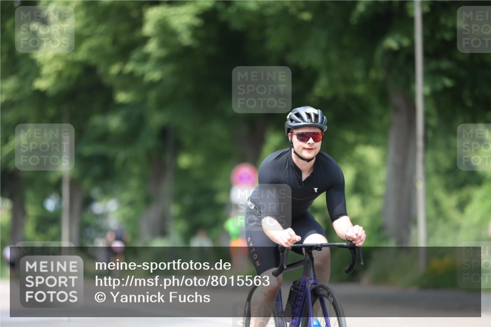 15.06.2025 - 7 Türme Triathlon Yannick Fuchs http://msf.ph/oto/8015563 15.06.2025 13:28:40 Radfahren 636, 767, 896 meine-sportfotos.de