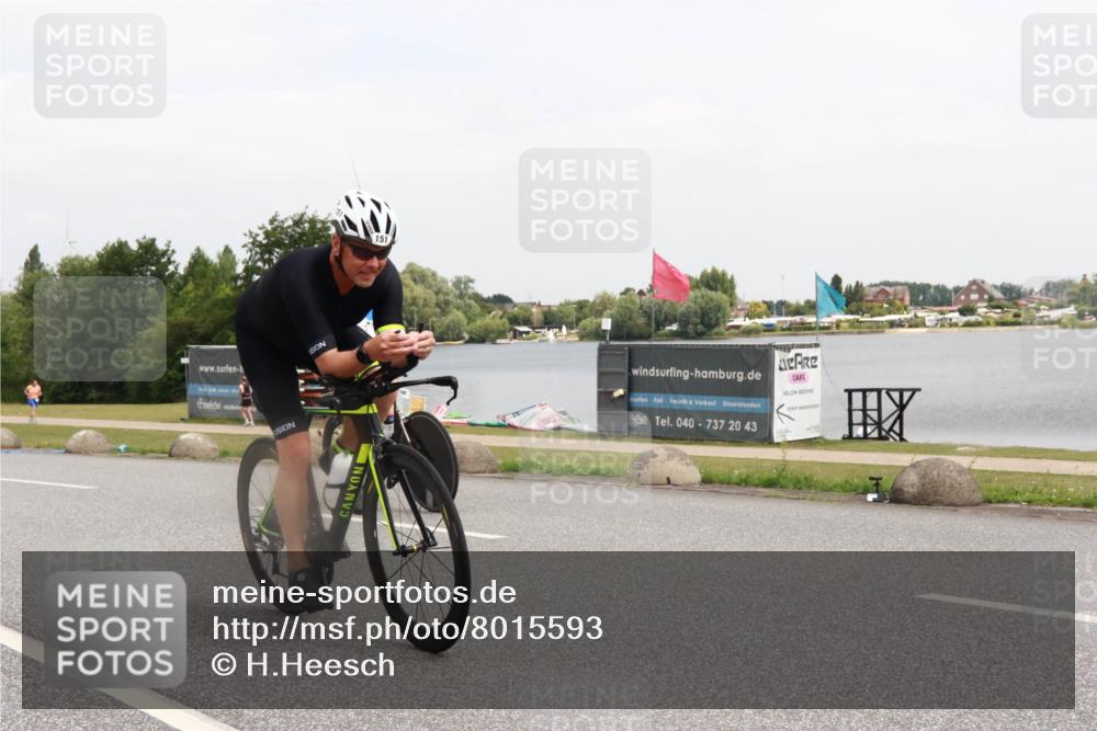 21.06.2025 - 27. Vierlanden-Triathlon H.Heesch http://msf.ph/oto/8015593 15.06.2025 12:03:57 Radfahren 151, 638 meine-sportfotos.de