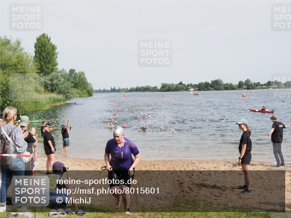21.06.2025 - 27. Vierlanden-Triathlon MichiJ http://msf.ph/oto/8015601 15.06.2026 10:16:34 Schwimmen 487, 491, 499, 549, 574, 614, 634 meine-sportfotos.de