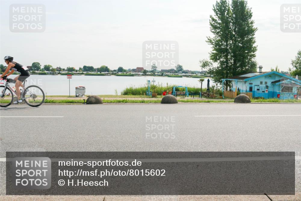 15.06.2025 - 27. Vierlanden-Triathlon H.Heesch http://msf.ph/oto/8015602 15.06.2025 09:10:02 Radfahren 206 meine-sportfotos.de