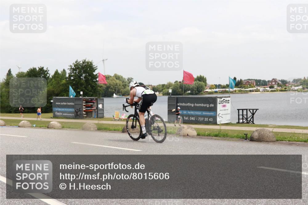 21.06.2025 - 27. Vierlanden-Triathlon H.Heesch http://msf.ph/oto/8015606 15.06.2025 12:04:01 Radfahren 151, 638, 764, 775, 798, 956 meine-sportfotos.de