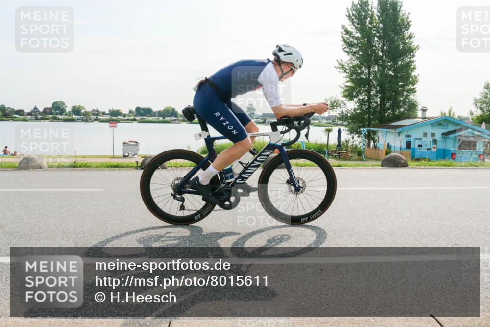 15.06.2025 - 27. Vierlanden-Triathlon H.Heesch http://msf.ph/oto/8015611 15.06.2025 09:10:10 Radfahren 8 meine-sportfotos.de