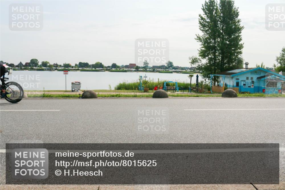 15.06.2025 - 27. Vierlanden-Triathlon H.Heesch http://msf.ph/oto/8015625 15.06.2025 09:10:18 Radfahren 4 meine-sportfotos.de
