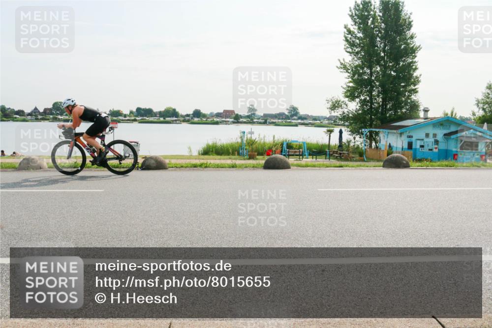 15.06.2025 - 27. Vierlanden-Triathlon H.Heesch http://msf.ph/oto/8015655 15.06.2025 09:10:44 Radfahren 246 meine-sportfotos.de