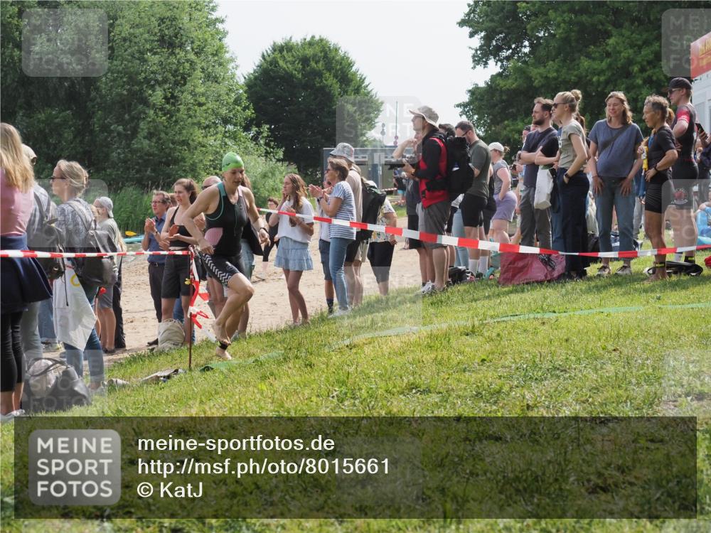 15.06.2025 - 27. Vierlanden-Triathlon KatJ http://msf.ph/oto/8015661 15.06.2025 10:15:43 Schwimmen 483, 508, 509, 511, 564, 590, 620 meine-sportfotos.de