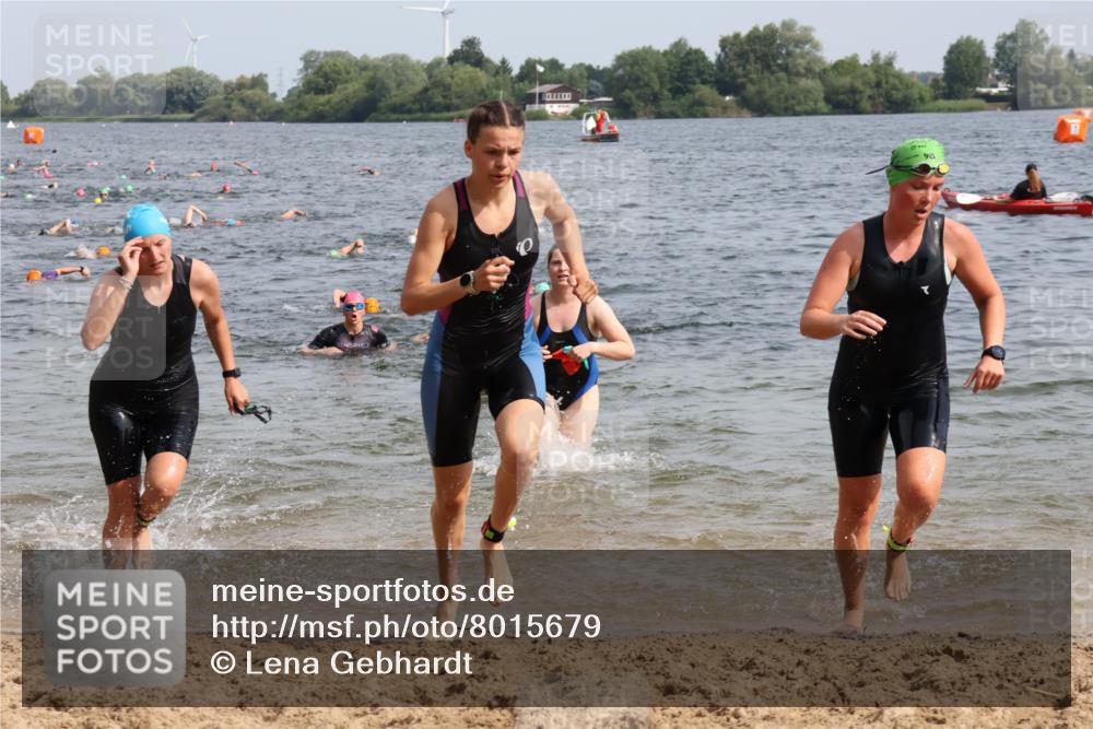 15.06.2025 - 27. Vierlanden-Triathlon Lena Gebhardt http://msf.ph/oto/8015679 15.06.2025 10:15:08 Schwimmen 480, 507, 528, 555, 587, 592, 597, 605, 635 meine-sportfotos.de