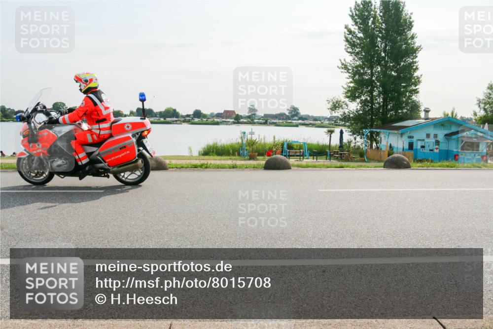 15.06.2025 - 27. Vierlanden-Triathlon H.Heesch http://msf.ph/oto/8015708 15.06.2025 09:10:54 Radfahren 54, 126 meine-sportfotos.de