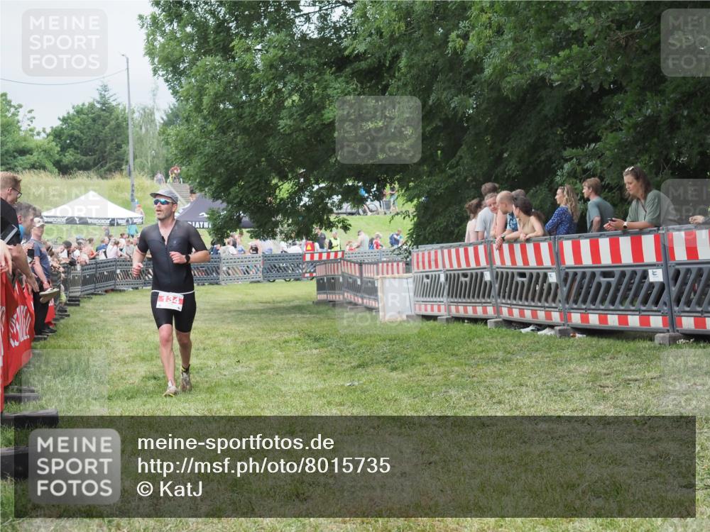 21.06.2025 - 27. Vierlanden-Triathlon KatJ http://msf.ph/oto/8015735 15.06.2025 13:13:48 Ziel 134 meine-sportfotos.de