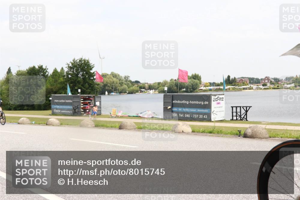 21.06.2025 - 27. Vierlanden-Triathlon H.Heesch http://msf.ph/oto/8015745 15.06.2025 12:04:07 Radfahren 653, 735, 764, 775, 858, 956 meine-sportfotos.de