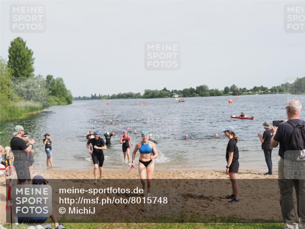 21.06.2025 - 27. Vierlanden-Triathlon MichiJ http://msf.ph/oto/8015748 15.06.2026 10:16:45 Schwimmen 501, 516, 595, 604, 633 meine-sportfotos.de