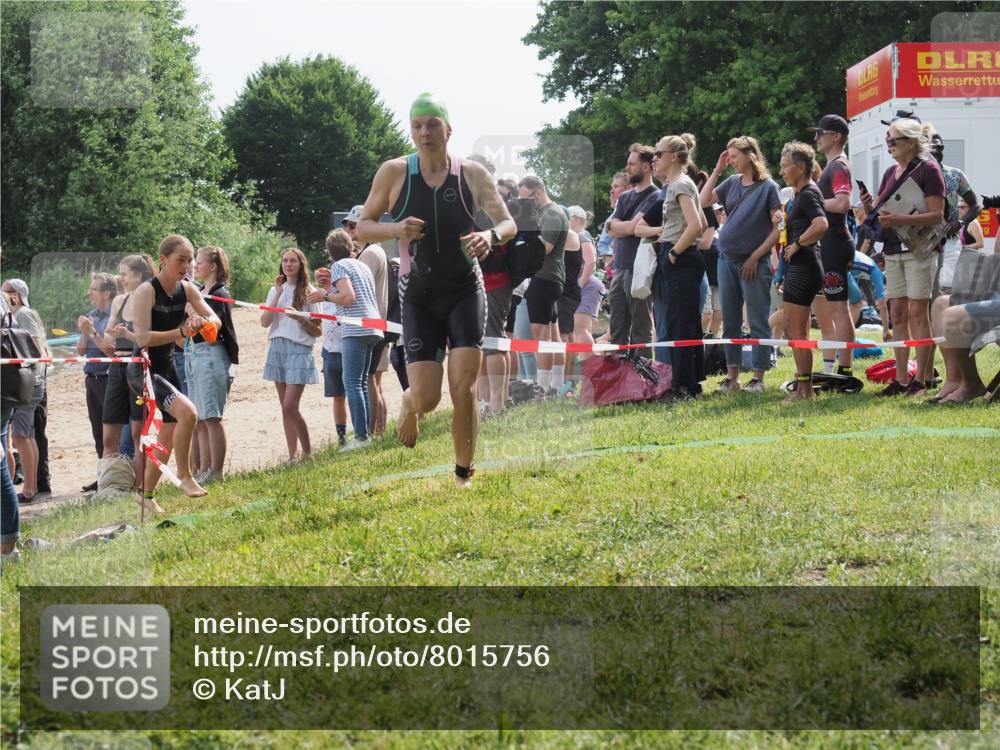 15.06.2025 - 27. Vierlanden-Triathlon KatJ http://msf.ph/oto/8015756 15.06.2025 10:15:44 Schwimmen 483, 508, 509, 511, 564, 590, 620 meine-sportfotos.de