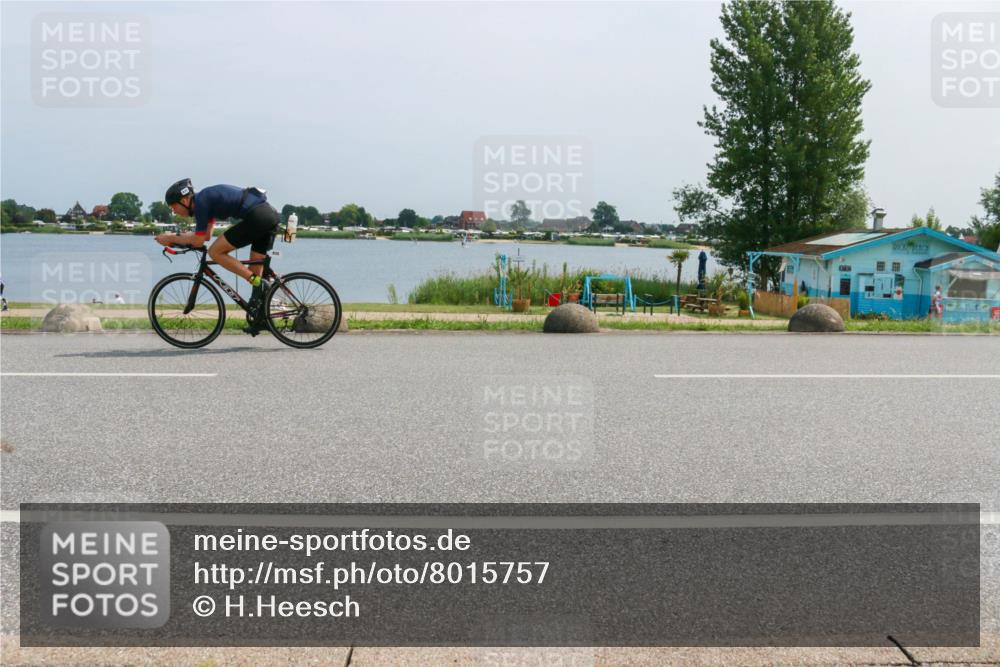21.06.2025 - 27. Vierlanden-Triathlon H.Heesch http://msf.ph/oto/8015757 15.06.2025 11:55:19 Radfahren 203, 780, 835, 982 meine-sportfotos.de