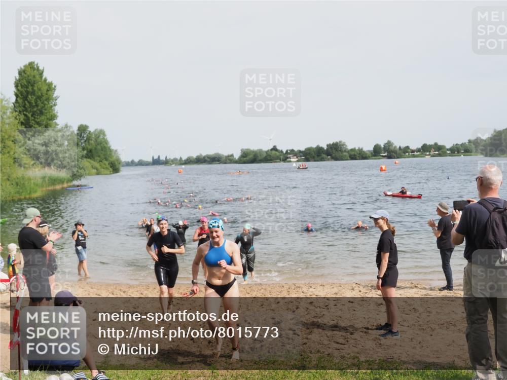 21.06.2025 - 27. Vierlanden-Triathlon MichiJ http://msf.ph/oto/8015773 15.06.2026 10:16:46 Schwimmen 501, 516, 551, 595, 604, 633 meine-sportfotos.de