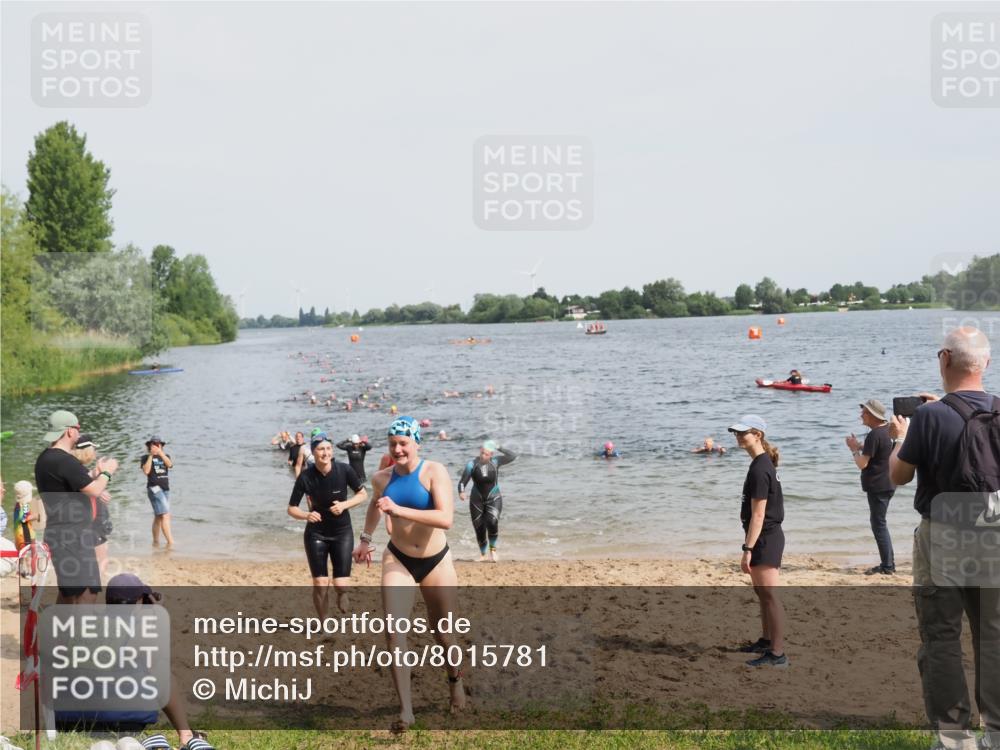 21.06.2025 - 27. Vierlanden-Triathlon MichiJ http://msf.ph/oto/8015781 15.06.2026 10:16:46 Schwimmen 501, 516, 551, 595, 604, 633 meine-sportfotos.de