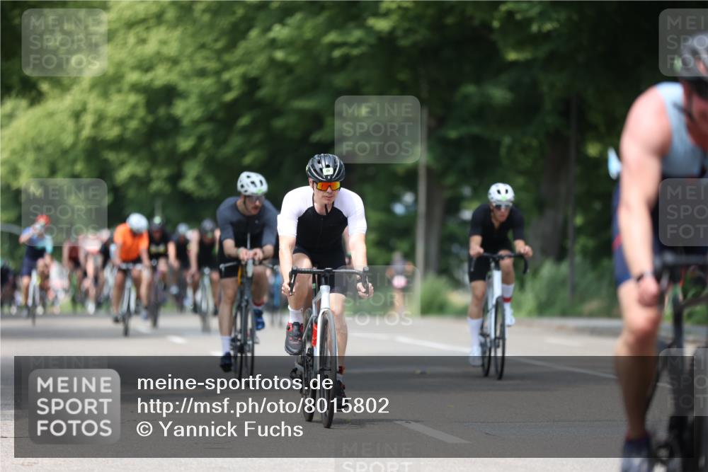 15.06.2025 - 7 Türme Triathlon Yannick Fuchs http://msf.ph/oto/8015802 15.06.2025 13:28:46 Radfahren 274, 557, 595, 804, 805, 886, 1049 meine-sportfotos.de