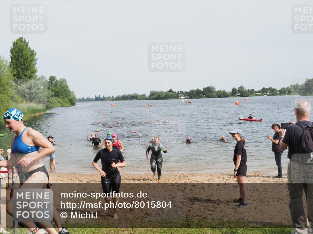 21.06.2025 - 27. Vierlanden-Triathlon MichiJ http://msf.ph/oto/8015804 15.06.2026 10:16:47 Schwimmen 501, 516, 551, 595, 604, 633 meine-sportfotos.de