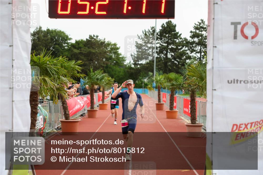 15.06.2025 - 7 Türme Triathlon Michael Strokosch http://msf.ph/oto/8015812 15.06.2025 15:21:17 Ziel 204, 236 meine-sportfotos.de