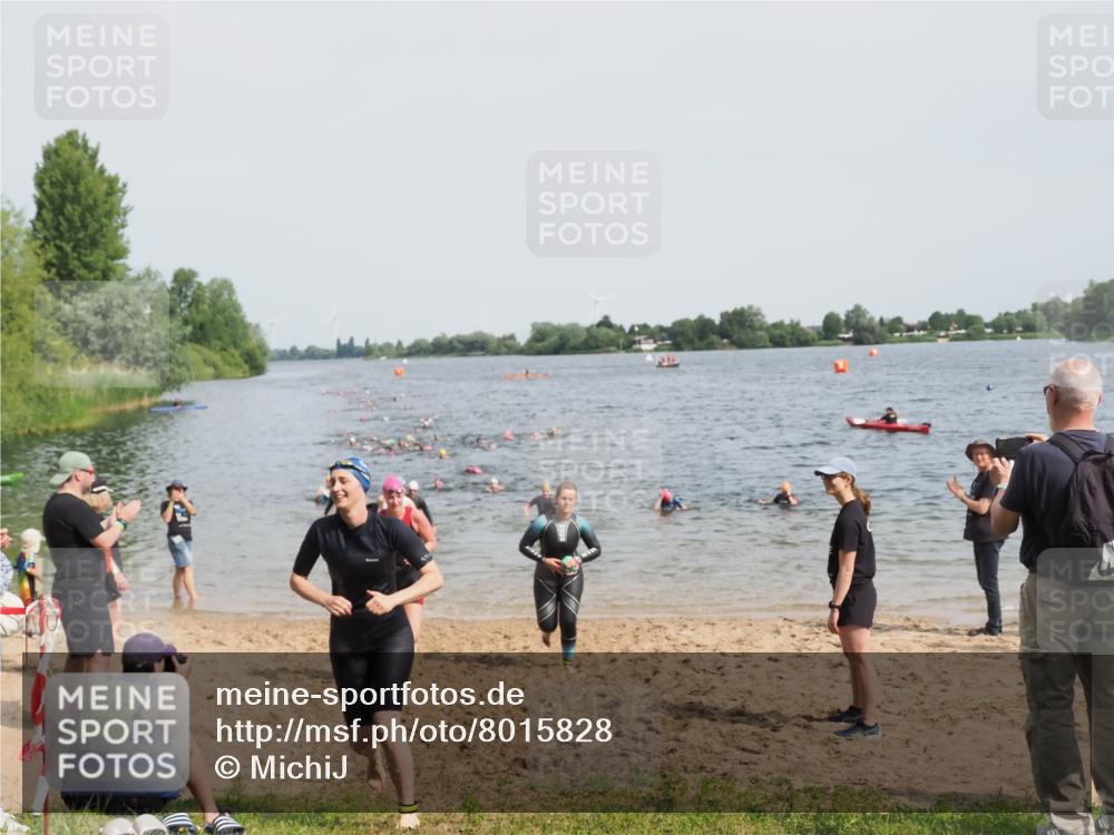21.06.2025 - 27. Vierlanden-Triathlon MichiJ http://msf.ph/oto/8015828 15.06.2026 10:16:48 Schwimmen 501, 516, 551, 595, 604, 633 meine-sportfotos.de