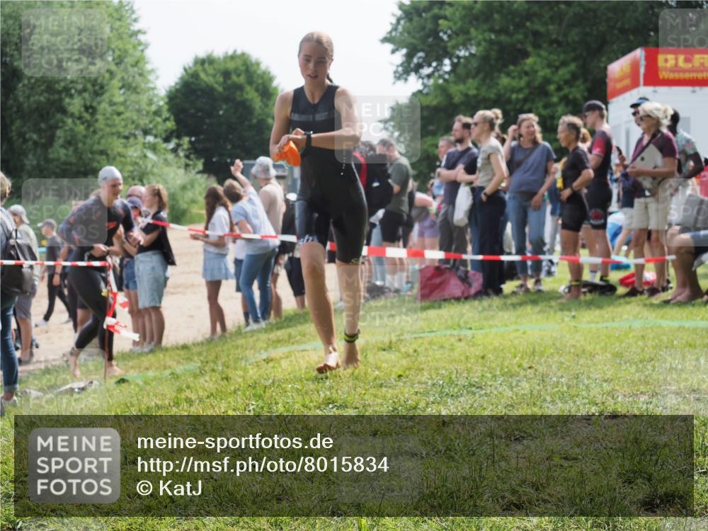 15.06.2025 - 27. Vierlanden-Triathlon KatJ http://msf.ph/oto/8015834 15.06.2025 10:15:46 Schwimmen 483, 509, 511, 564, 577, 590, 630 meine-sportfotos.de